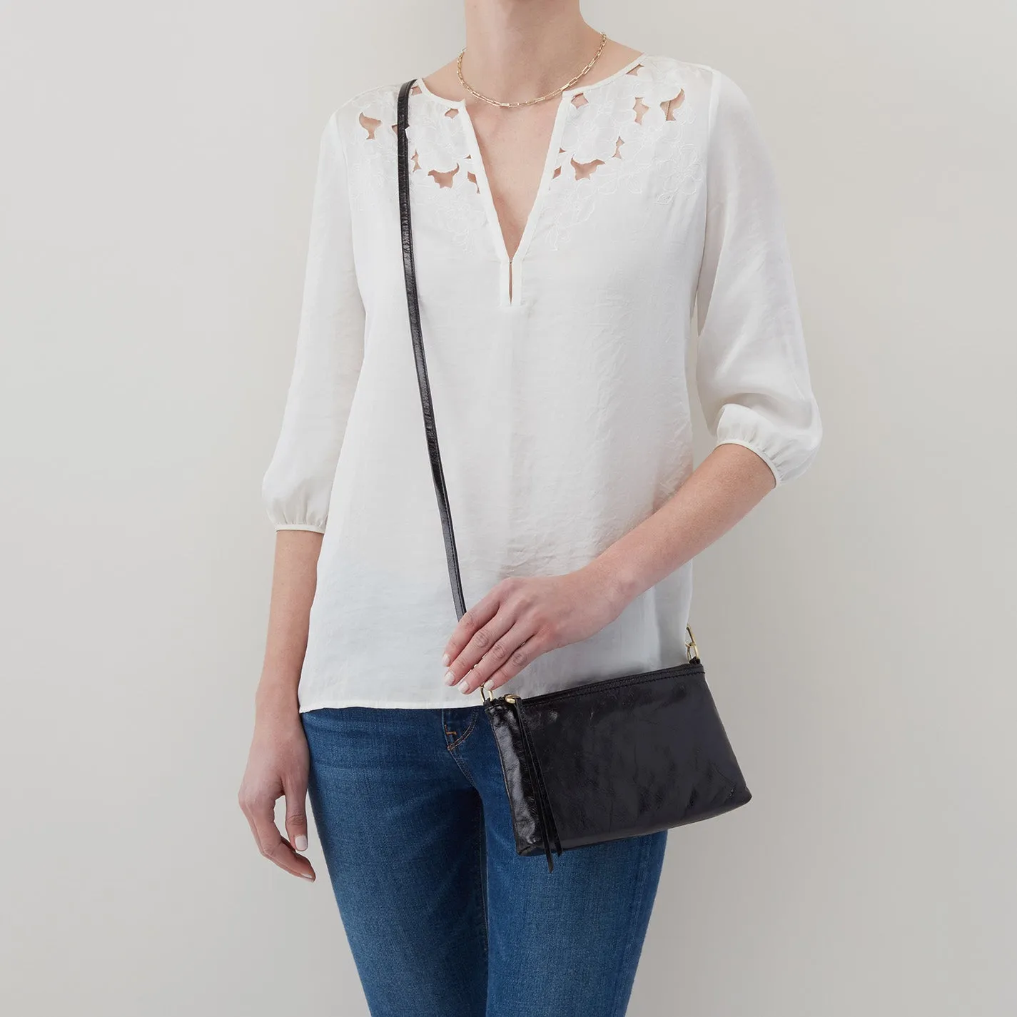 Darcy Crossbody In Polished Leather - Light Grey