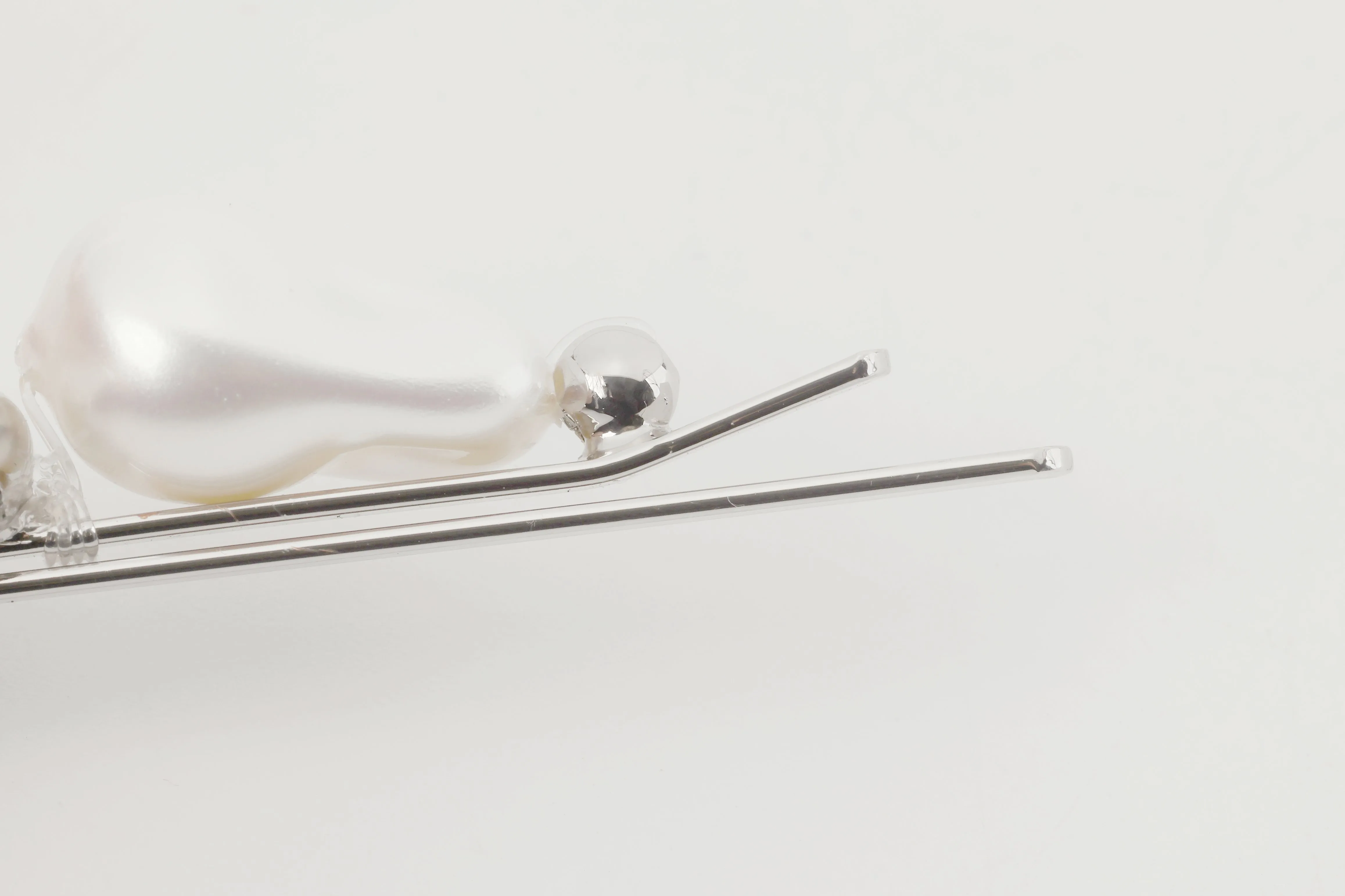 Glamour Distort Hairclip Set With Faux Pearl