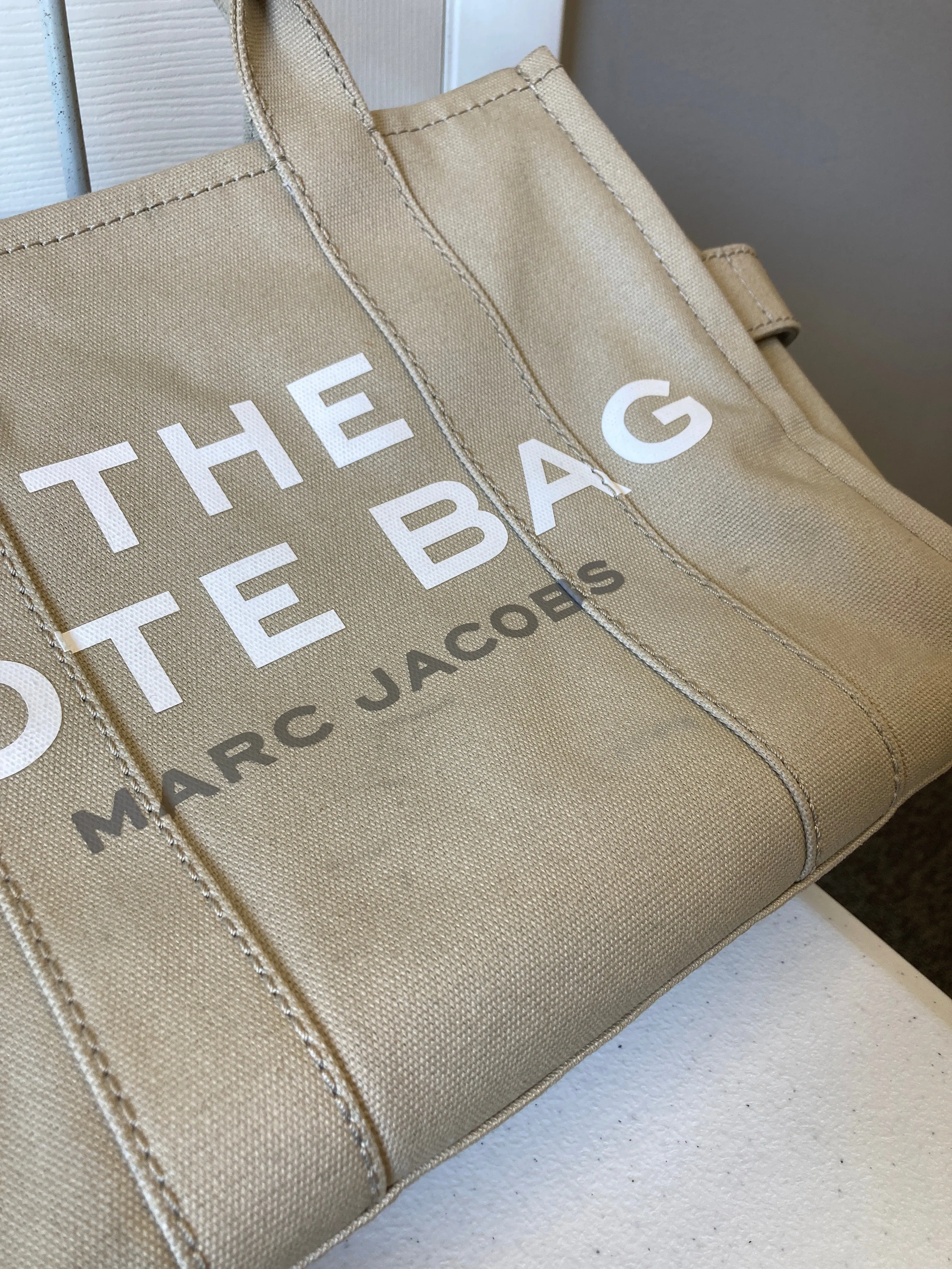 Handbag Designer By Marc Jacobs In Beige, Size:Large