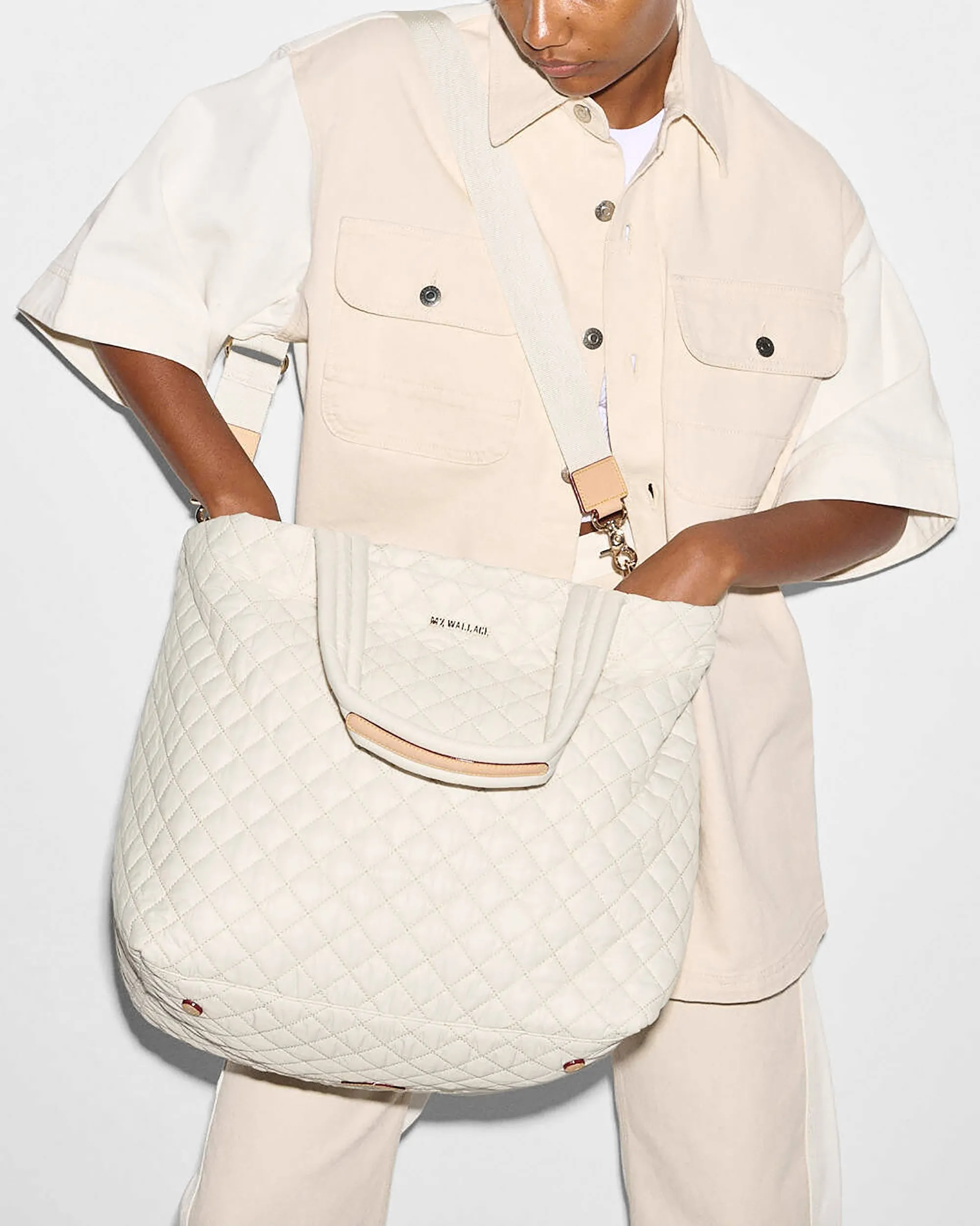 Sandshell Large Metro Tote Deluxe