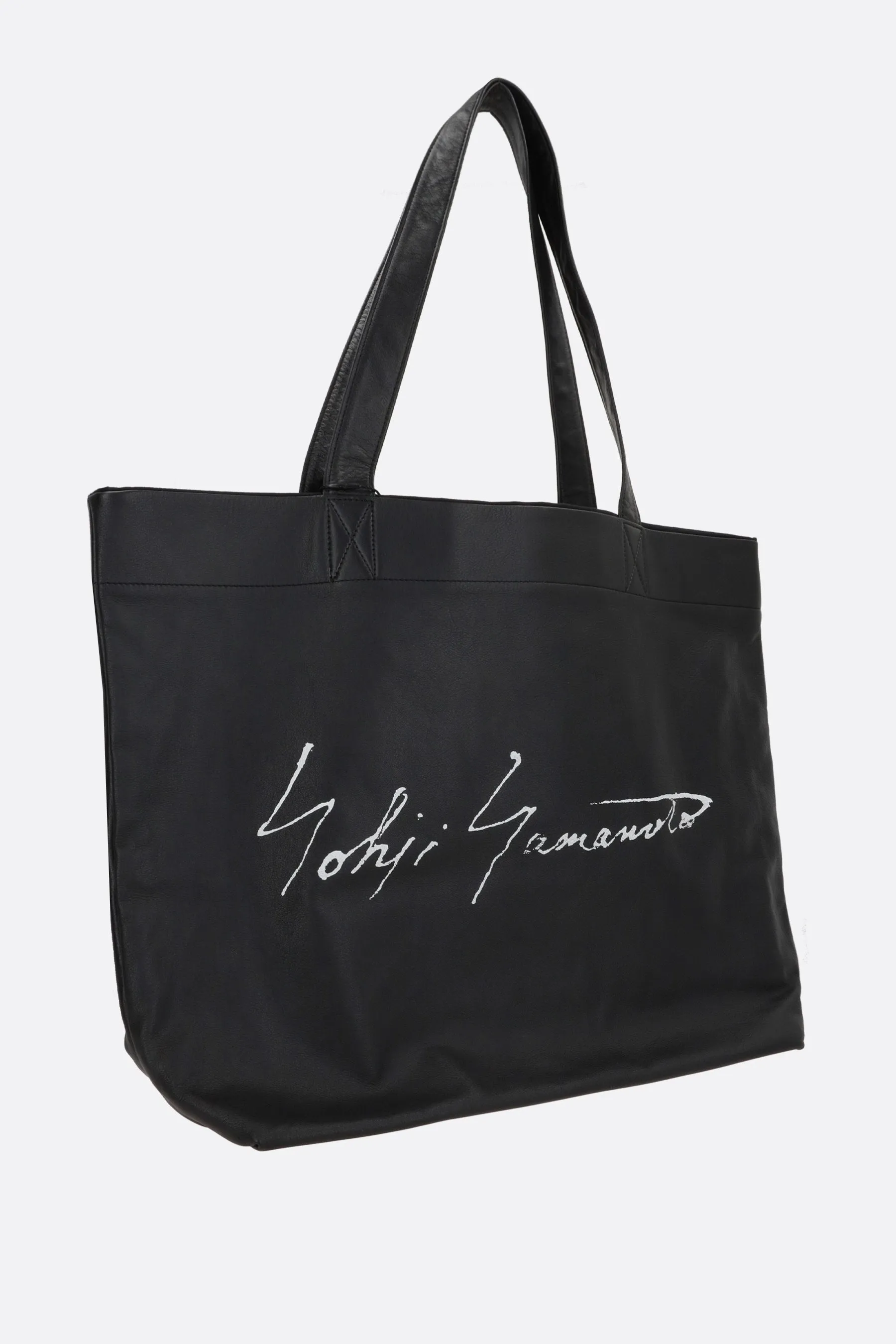 Signature large tote bag in grainy leather